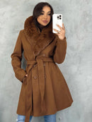 Sobretudo Feminino de Lã Batida com Faixa e Capuz Ajustável